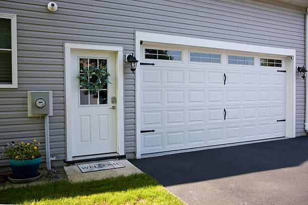 24/7 Emergency Garage Door Panel Replacement experts in Nixon, PA